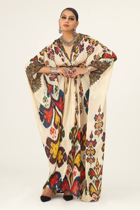Buy Rajdeep Ranawat Beige Silk Embroidery V-neck Imama Geometric Pattern Kaftan Buy_Rajdeep Ranawat_Beige Silk Embroidery V-neck Imama Geometric Pattern Kaftan