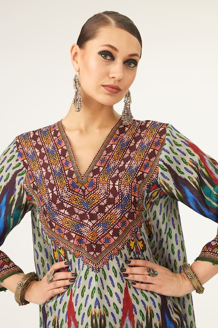 Rajdeep Ranawat Multi Color Silk V-neck Aarvi Abstract Print Asymmetric Tunic at Aza Fashions Rajdeep Ranawat_Multi Color Silk V-neck Aarvi Abstract Print Asymmetric Tunic_at_Aza_Fashions