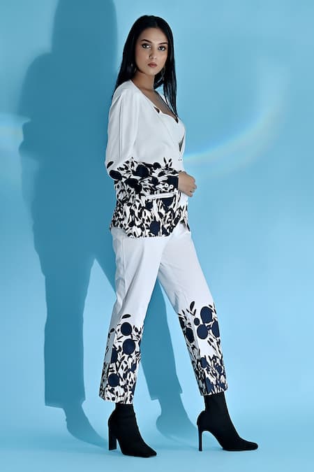 Jyoti Sachdev Iyer_White Cotton, Bamboo Embroidery Sweetheart Floral Print Jacket And Trouser Set _Online_at_Aza_Fashions