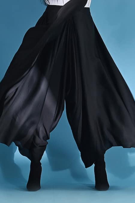 Jyoti Sachdev Iyer White Cotton Round Neck Printed Top And Flared Trousers Set Online at Aza Fashions Jyoti Sachdev Iyer_White Cotton Round Neck Printed Top And Flared Trousers Set _Online_at_Aza_Fashions