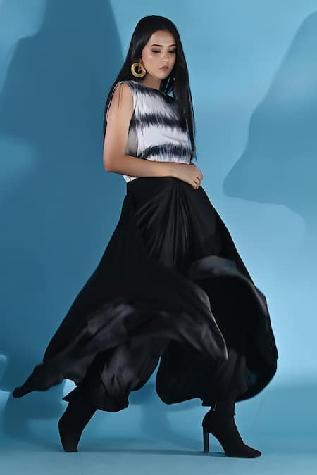 Jyoti Sachdev Iyer_White Cotton Round Neck Printed Top And Flared Trousers Set _at_Aza_Fashions