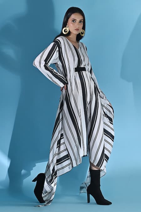 Buy_Jyoti Sachdev Iyer_White Cotton V-neck Stripe Print Kaftan _Online_at_Aza_Fashions
