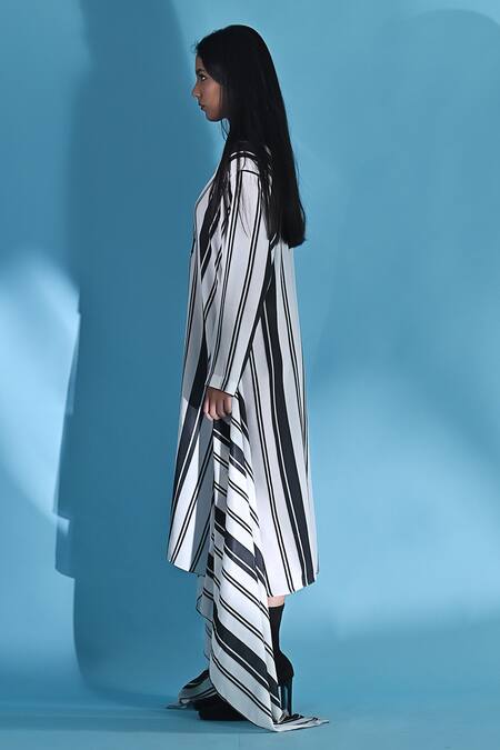 Shop_Jyoti Sachdev Iyer_White Cotton V-neck Stripe Print Kaftan _Online_at_Aza_Fashions