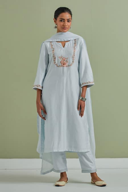 Priya Chaudhary Straight Floral Embroidered Kurta Set 