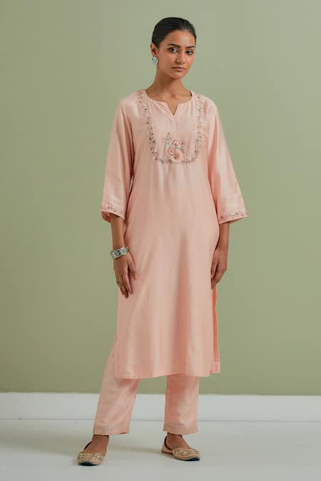 Priya Chaudhary Floral Embroidered Kurta 