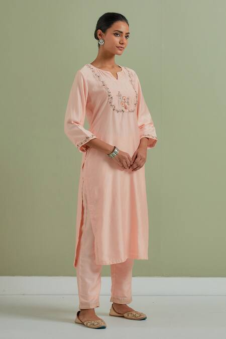 Priya Chaudhary_Peach Chanderi Silk Embroidered Floral Notched Tunic _Online_at_Aza_Fashions