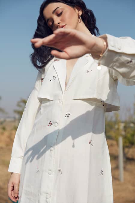 Palak Khandelwal_Ivory Cotton, Silk Embroidery Collared Floral Dress _Online_at_Aza_Fashions
