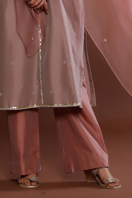 Palak Khandelwal Pink Chanderi, Organza Cut Work, Pearls Round Sleeve Embroidered Kurta Pant Set at Aza Fashions Palak Khandelwal_Pink Chanderi, Organza Cut Work, Pearls Round Sleeve Embroidered Kurta Pant Set _at_Aza_Fashions
