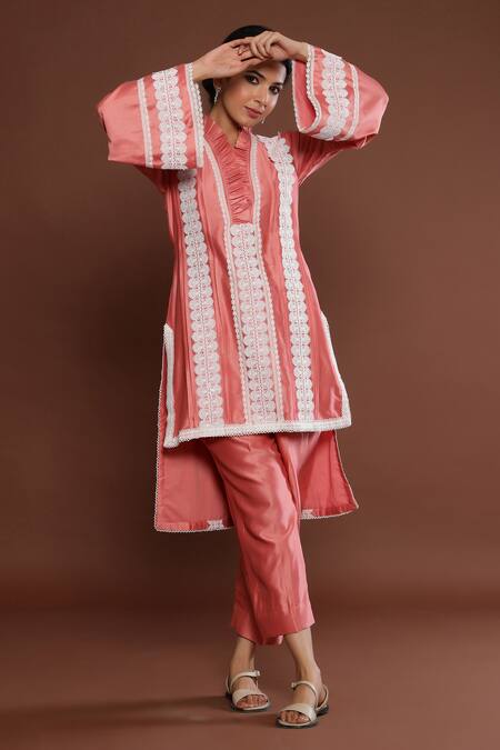 Palak Khandelwal Pink Chanderi Embroidered Floral Lace Fring Neck High-low Kurta And Pant Set 