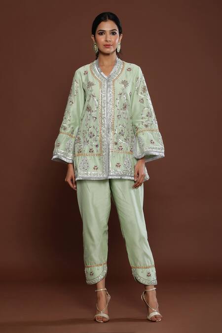 Buy_Palak Khandelwal_Green Chanderi, Organza Gota Patti, Embroidery V-neck Kurta Pant Set _Online_at_Aza_Fashions