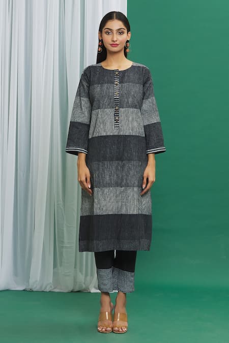 Banana Labs_Black Cotton Round Neck Stripe Print Kurta And Pant Set _Online_at_Aza_Fashions