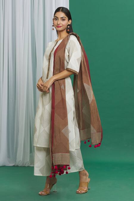 Buy_Banana Labs_White Cotton Pom-poms Round Neck Geometric Print Kurta Palazzo Set _Online_at_Aza_Fashions