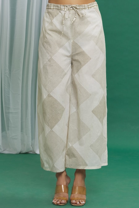 Banana Labs_White Cotton Round Neck Printed Kurta And Palazzo Set _at_Aza_Fashions