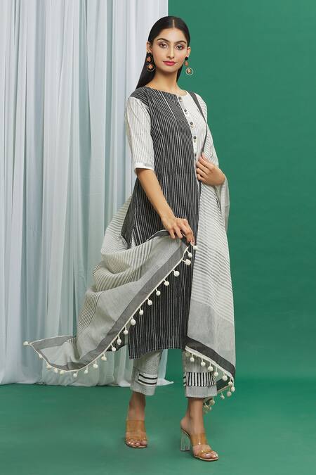 Banana Labs_White Cotton Printed Stripe Dupatta_Online_at_Aza_Fashions