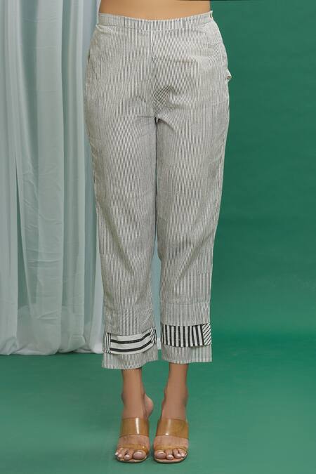 Banana Labs_White Cotton Tassels Round Neck Printed Kurta Set _at_Aza_Fashions