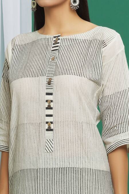 Shop_Banana Labs_Black Cotton Tassels Round Neck Printed Kurta Pant Set _Online_at_Aza_Fashions