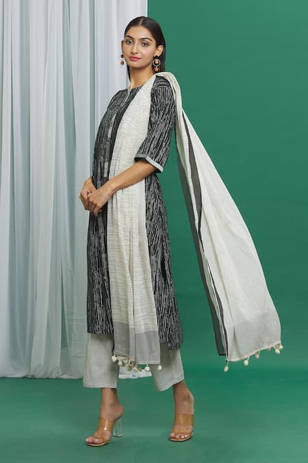 Buy_Banana Labs_Black Cotton Tassels Round Neck Hand Block Print Kurta Set _Online_at_Aza_Fashions