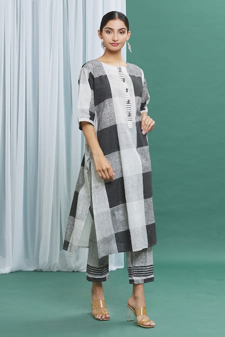 Banana Labs_Black Cotton Geometric Round Kurta And Pant Set _at_Aza_Fashions