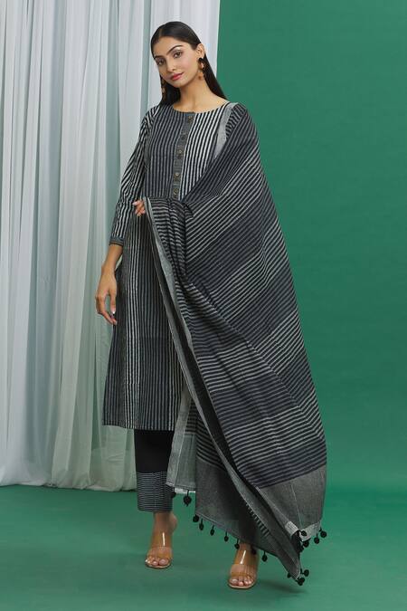 Banana Labs_Black Cotton Tassels Hand Block Print Dupatta _Online_at_Aza_Fashions