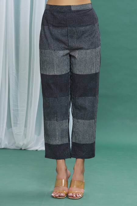 Banana Labs_Black Cotton Geometric Round Straight Kurta And Pant Set _at_Aza_Fashions