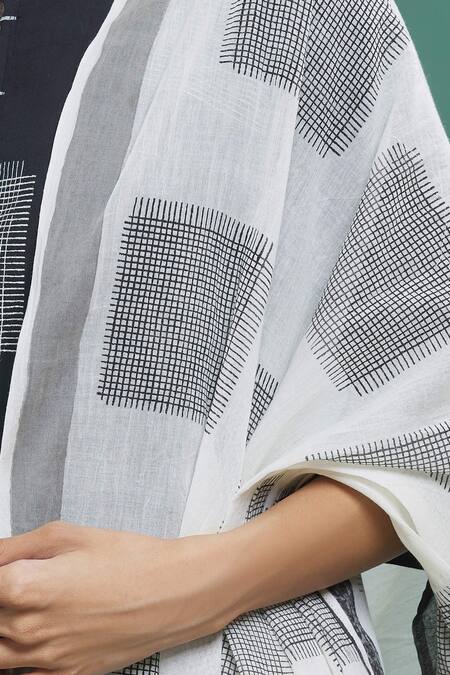 Buy_Banana Labs_Black Cotton Geometric Handblock Print Dupatta _Online_at_Aza_Fashions