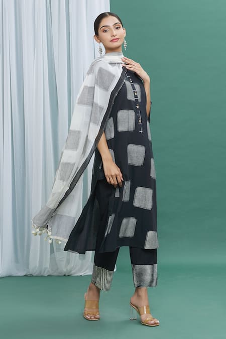 Shop_Banana Labs_Black Cotton Geometric Round Handblock Print Kurta Set_Online_at_Aza_Fashions