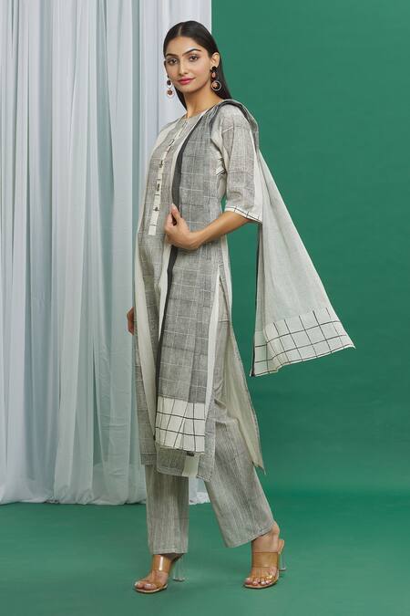 Buy_Banana Labs_Black Cotton Round Neck Geometric Print Kurta Set _Online_at_Aza_Fashions