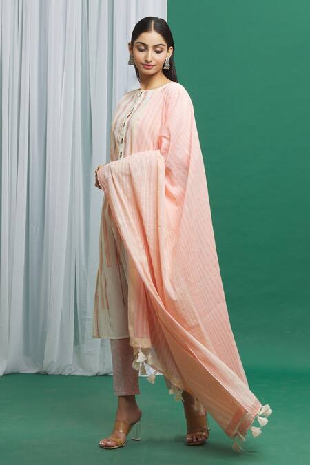 Buy_Banana Labs_Pink Cotton Tassels Round Neck Stripe Print Kurta Set _Online_at_Aza_Fashions