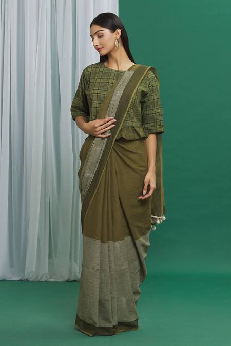 Banana Labs Green Cotton Pom-poms Round Neck Hand Block Print Saree With Crop Top Online at Aza Fashions Banana Labs_Green Cotton Pom-poms Round Neck Hand Block Print Saree With Crop Top _Online_at_Aza_Fashions