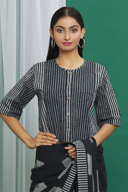 Buy Banana Labs Black Cotton Round Neck Square Pattern Saree With Crop Top Online at Aza Fashions Buy_Banana Labs_Black Cotton Round Neck Square Pattern Saree With Crop Top _Online_at_Aza_Fashions