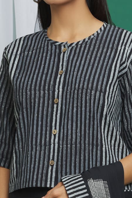 Shop Banana Labs Black Cotton Round Neck Square Pattern Saree With Crop Top Online at Aza Fashions Shop_Banana Labs_Black Cotton Round Neck Square Pattern Saree With Crop Top _Online_at_Aza_Fashions