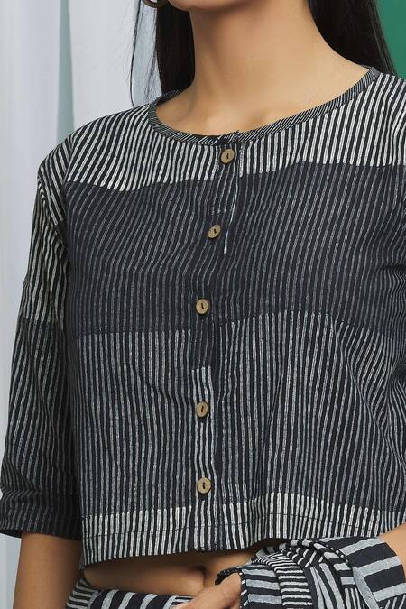 Banana Labs_Black Cotton Print Stripes Pattern Saree_Online_at_Aza_Fashions