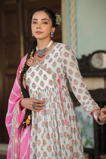Shop_Bairaas_Pink Mul Cotton Printed Mughal V Neck Block Anarkali With Dupatta_Online_at_Aza_Fashions