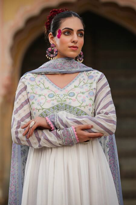 Bairaas_White Mul Cotton Printed Block V Neck Flower Anarkali With Dupatta_Online_at_Aza_Fashions