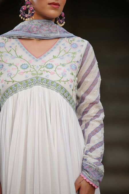 Buy_Bairaas_White Mul Cotton Printed Block V Neck Flower Anarkali With Dupatta_Online_at_Aza_Fashions