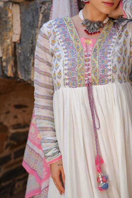 Bairaas_Pink Mul Cotton Block Print, Sequin Blunt V Neck Flower Anarkali With Dupatta_at_Aza_Fashions