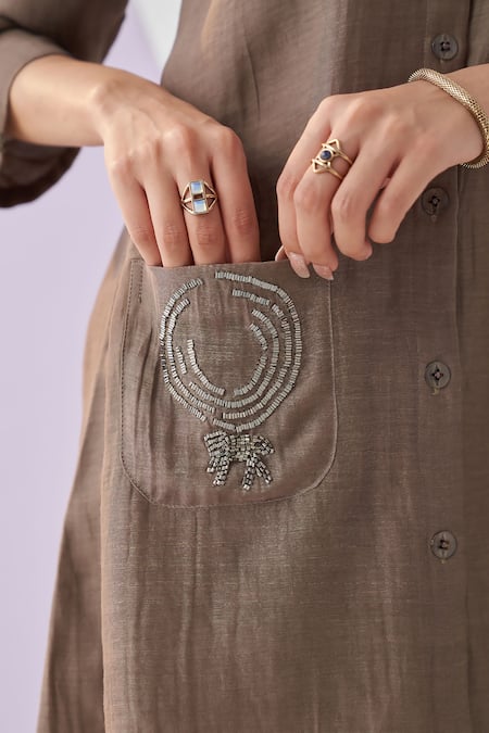 Shipraa Grover_Brown Chanderi, Muslin Beads Round Bhoomi Placement Embroidered Kurta And Pant Set _Online_at_Aza_Fashions