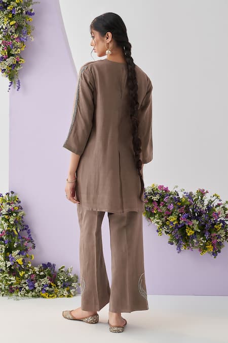 Shipraa Grover Bhoomi Placement Embroidered Kurta & Pant Set 