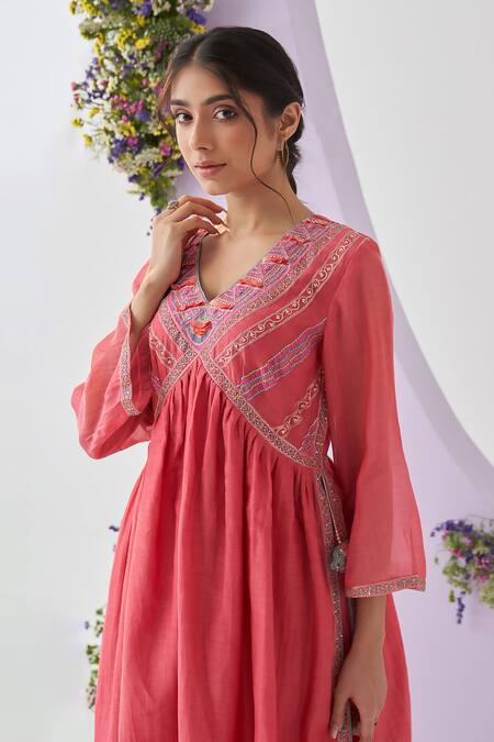 Shipraa Grover Coral Chanderi, Cotton Embroidery V-neck Gulaab Resham Kurta And Pant Set at Aza Fashions Shipraa Grover_Coral Chanderi, Cotton Embroidery V-neck Gulaab Resham Kurta And Pant Set _at_Aza_Fashions