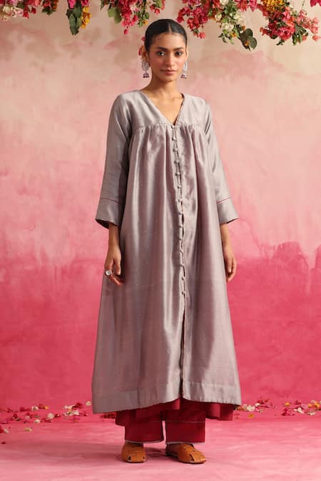 Shop_Weaver Story_Magenta Chanderi Silk Mirrors, Embroidery V-neck Kurta Set With Jacket _Online_at_Aza_Fashions