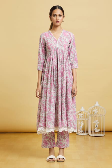 Naintara Bajaj Pink Cotton, Kota Doria Lace V-neck Anarkali Set With Dupatta Online at Aza Fashions Naintara Bajaj_Pink Cotton, Kota Doria Lace V-neck Anarkali Set With Dupatta _Online_at_Aza_Fashions