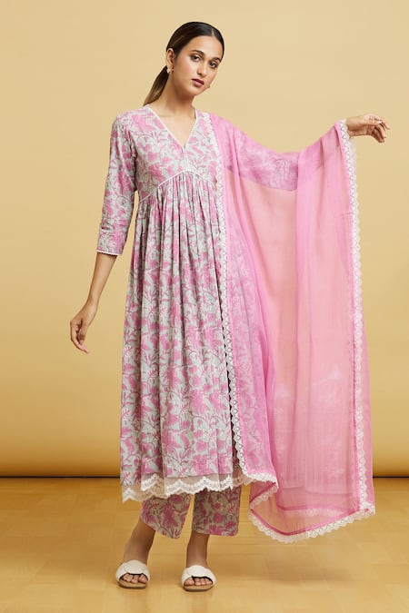 Buy Naintara Bajaj Pink Cotton, Kota Doria Lace V-neck Anarkali Set With Dupatta Online at Aza Fashions Buy_Naintara Bajaj_Pink Cotton, Kota Doria Lace V-neck Anarkali Set With Dupatta _Online_at_Aza_Fashions