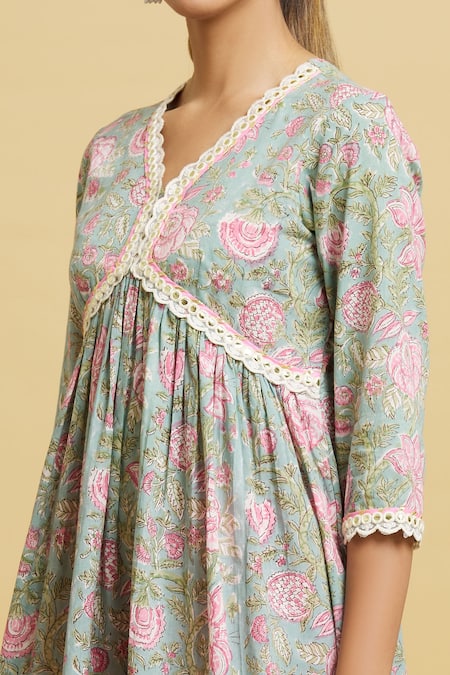 Buy_Naintara Bajaj_Green Cotton, Kota Doria Mirrors V-neck Floral Garden Print Anarkali Gharara Set _Online_at_Aza_Fashions