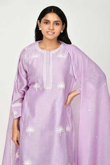 Komal Shah_Purple Chanderi, Cotton Embroidery, Lace Round Neck Floral Kurta Set _Online_at_Aza_Fashions