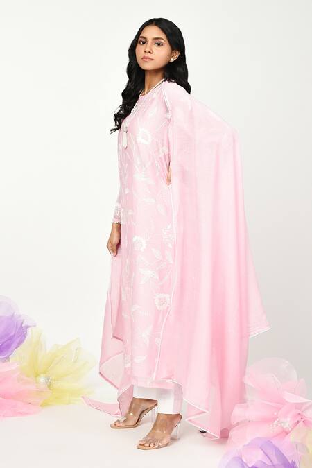 Buy Komal Shah Pink Chanderi Lace, Embroidery Round Neck Jaal Chaav Flower Kurta Set Online at Aza Fashions Buy_Komal Shah_Pink Chanderi Lace, Embroidery Round Neck Jaal Chaav Flower Kurta Set _Online_at_Aza_Fashions