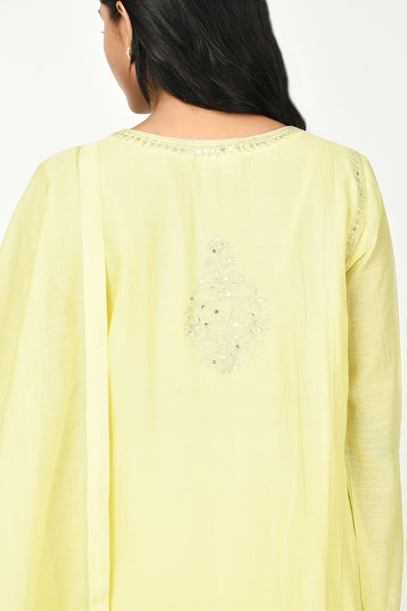 Shop_Komal Shah_Yellow Chanderi Sequins, Embroidery Round Neck Tilla Chaav Placement Kurta Set _Online_at_Aza_Fashions