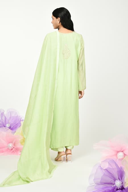 Shop Komal Shah Green Chanderi Sequins, Embroidery Round Neck Tilla Chaav Straight Kurta Set at Aza Fashions Shop_Komal Shah_Green Chanderi Sequins, Embroidery Round Neck Tilla Chaav Straight Kurta Set _at_Aza_Fashions