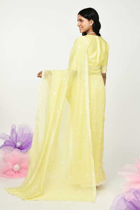 Shop_Komal Shah_Yellow Chanderi Embroidery Boat Neck Geometric Pattern Saree With Blouse _at_Aza_Fashions
