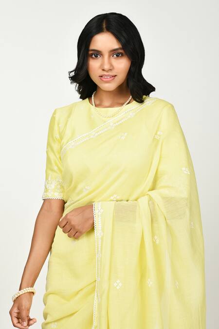 Komal Shah_Yellow Chanderi Embroidery Boat Neck Geometric Pattern Saree With Blouse _Online_at_Aza_Fashions