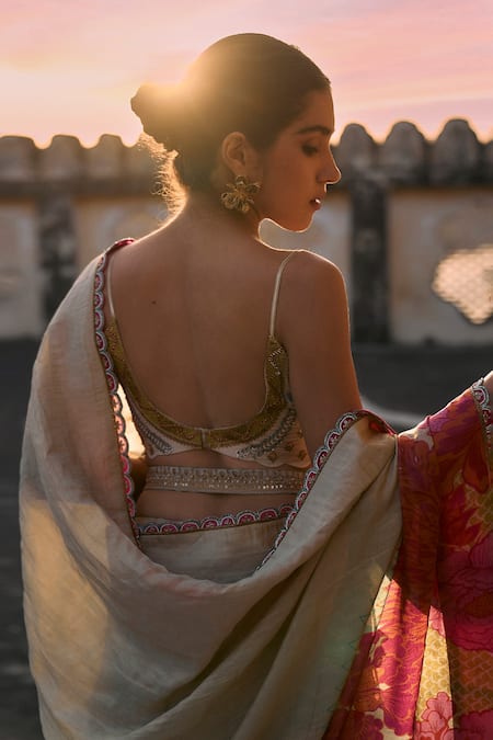 Rajiramniq Floral Bloom Print Saree With Unstitched Blouse Piece 